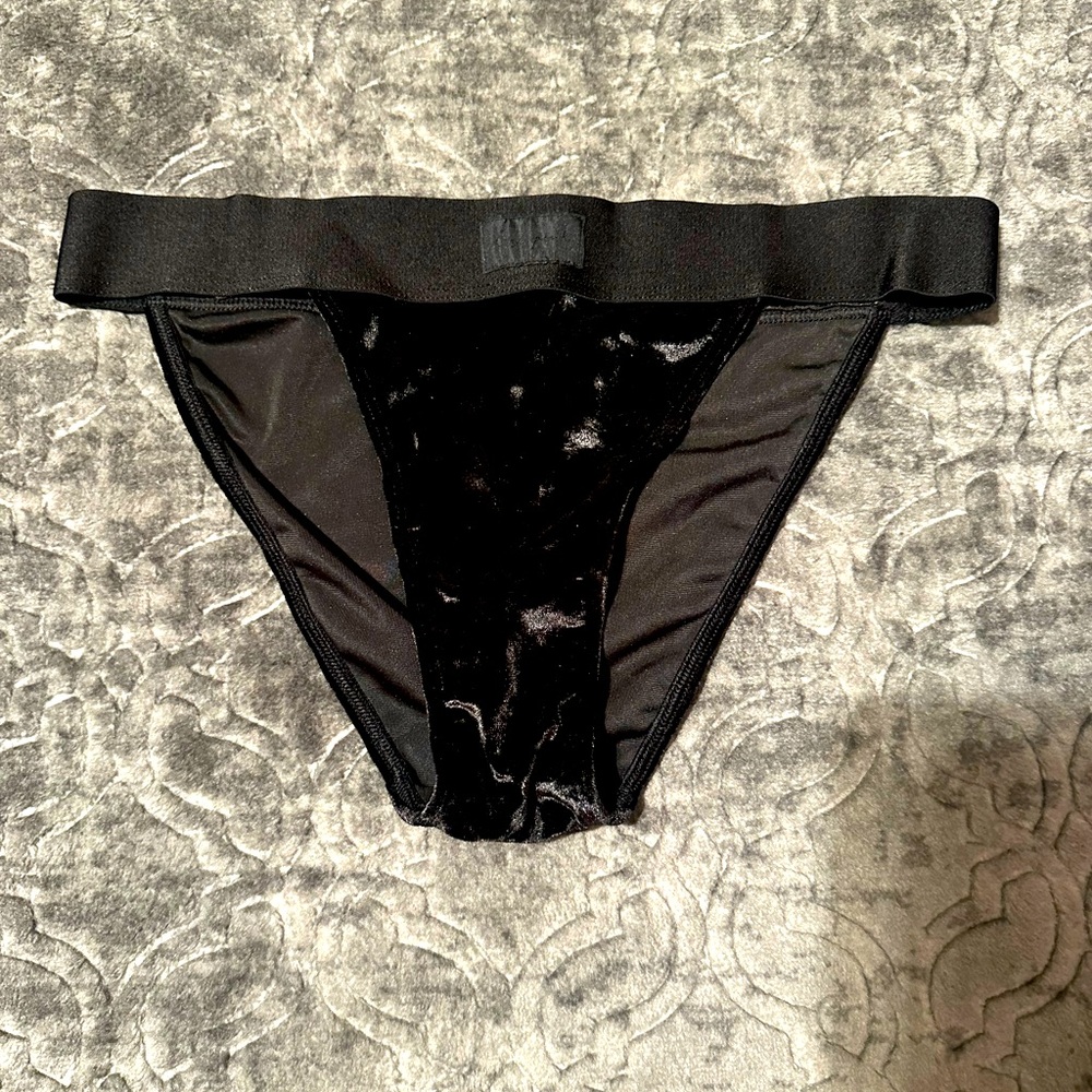 Victoria’s Secret Pink Black Velvet Bikini Panties Sz S